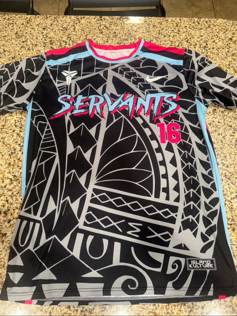SERVANTS Graphic Athletic Jersey with Tribal Print Med
